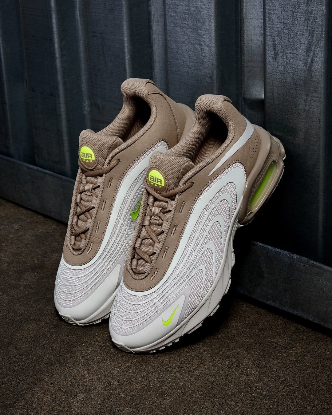 NK AIR MAX 97 FIRE [WHITE/  KHAKHI VOLT] 0509025
